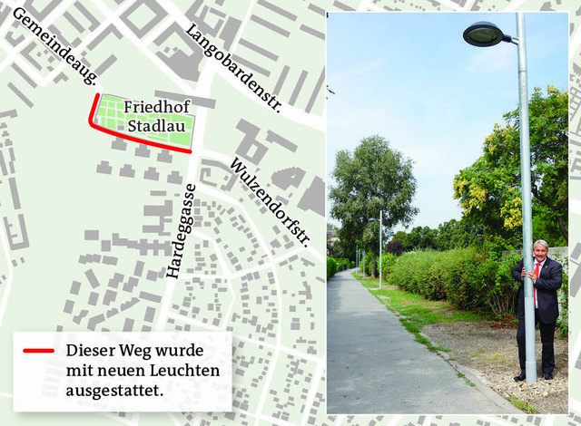 Bezirksvorsteher Ernst Nevrivy vor einer der insgesamt zwölf neuen Lichtständer entlang der Hardeggasse.