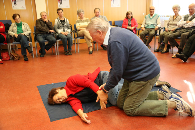 Erste-Hilfe-Kurs speziell für Senioren | Foto: OÖRK/Gerhard Hönegger