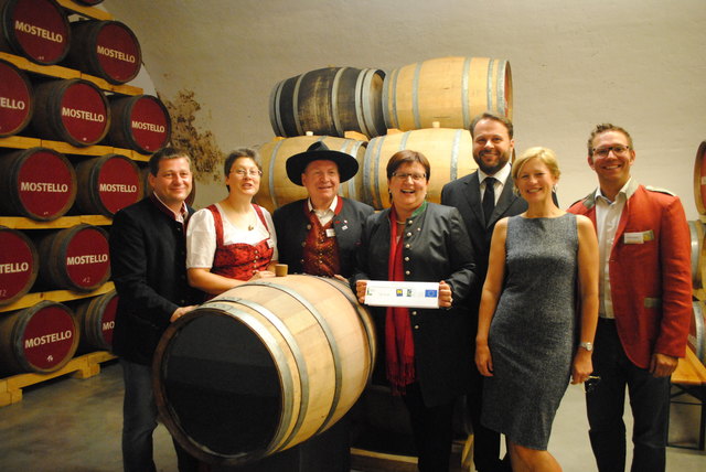 Hans Hiebl, Katharina Varadi-Dianat, Toni Distelberger, Michaela Hinterholzer, Manfred Gössinger, Dorli Muhr, Christian Haberhauer. | Foto: Moststraße