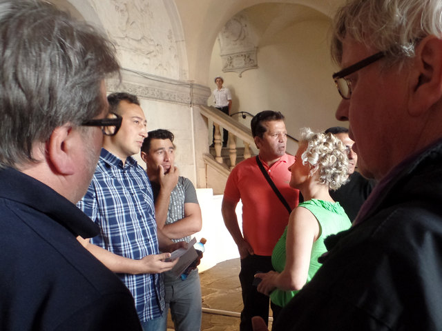 Intendantin Angelica Ladurner unterhält sich mit den Flüchtlingen aus Lendorf und Radenthein | Foto: KK