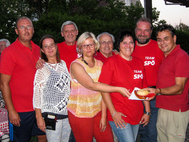v. l.: Wolfgang Mayerhofer, Sabine Kraus, Jürgen Schwarz, Julia Marx, Rupert Fassmann, Karin Mech, Robert Mech, David Freisinger.