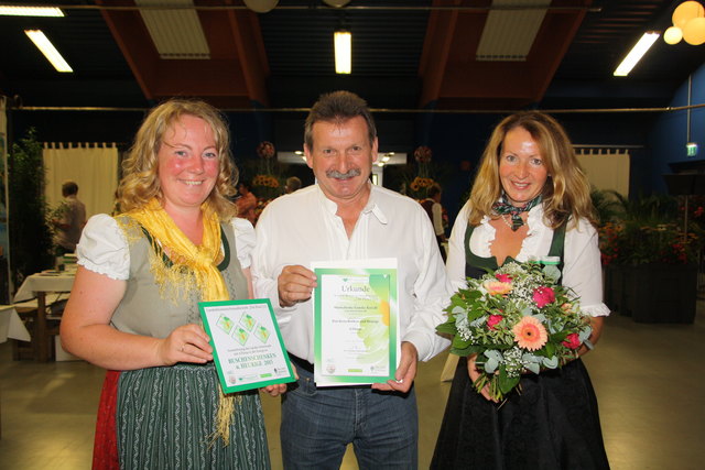 4 Floras für die Mostschenke von Martha Reischl (links) in Kalsdorf.