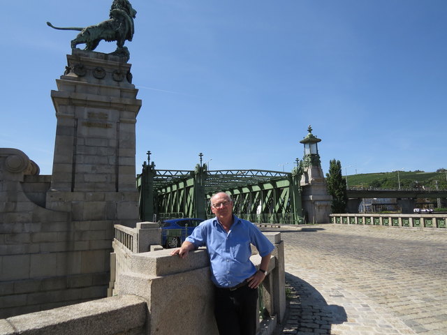 Fast das Ende des Bezirkes ist am Brigittenauer Sporn erreicht. Die Löwen auf der Brücke gefallen dem löwegeborenen Grausam besonders gut.