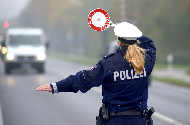 Nach Flüchtlingsdrama: Verstärkte Kontrolle an Österreichs Grenze, um das Schlepperunwesen zu bekämpfen.
