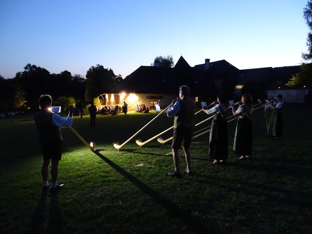 Alphornmusik als angenehme Abwechslung beim Jagdkonzert auf Waldreichs.