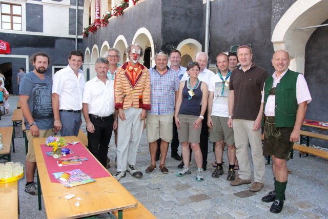 Die Organisatoren der Augustinifesttage mischten sich beim Straßenfest unter die Menge.