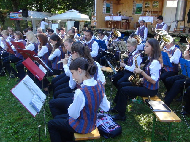 Beim Frühschoppen spielte die Marktmusikkapelle Gleinstätten auf.