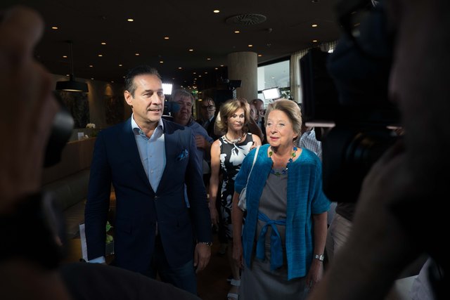 Gemeinsam schritten FP-Chef Heinz-Christian Strache und Ursula Stenzel zur Verkündung.