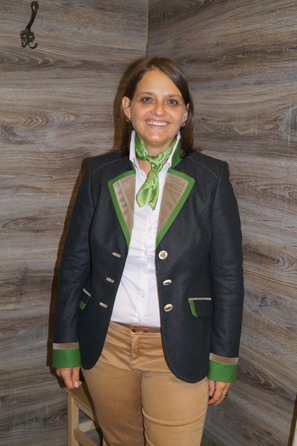 Kombinationen von Trachten- und Alltagskleidung sind chic.