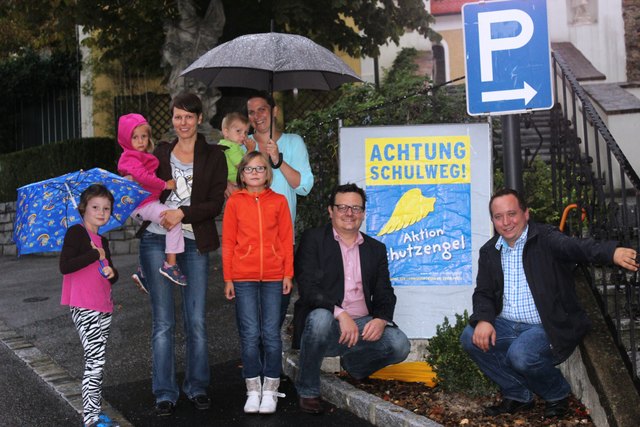 v.l.n.r. Viktoria Schrenk, Felicitas und Daniela Müllner, Samuel und Alexandra Schrenk, Emma Müllner, gf GR Ing. Peter Hießberger und GR Manuel Erber | Foto: VP Wölbling