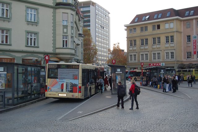 Der Heiligengeistplatz:  Die Überlegungen, die Stadtwerke-Busse von dem Platz zu verbannen, stößt auf wenig Gegenliebe | Foto: Woche/KK