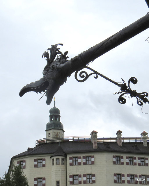 Der Drachen spuckt heute immer wieder...also ab in die Kunstkammer