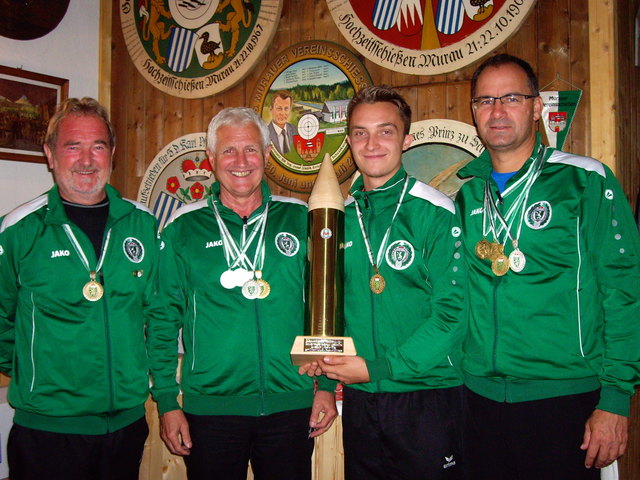 Die siegreiche Murauer Mannschaft beim Länderkampf Steiermark - Kärnten (Peter Winkler, Landessportleiter Walter Zitz, Lukas Topf, Gerhard Köstner