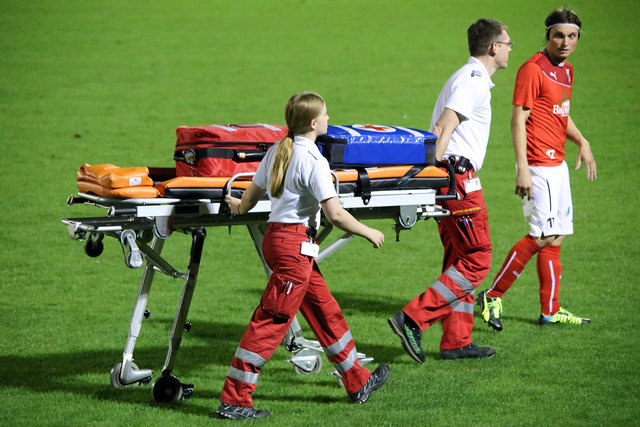 Innerhalb kürzester Zeit war die Rettung da um den verletzen Stefan Fiedler zu versorgen