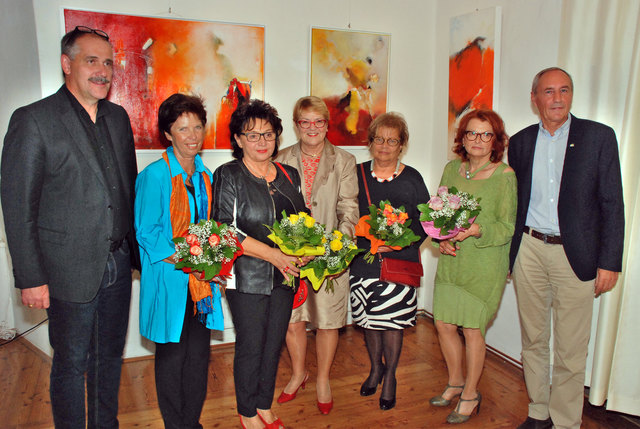 Die Hartberger "Powerfrauen" mit den Bürgermeister Gregor Löffler (Burgau) und Karl Pack (Hartberg). | Foto: KK