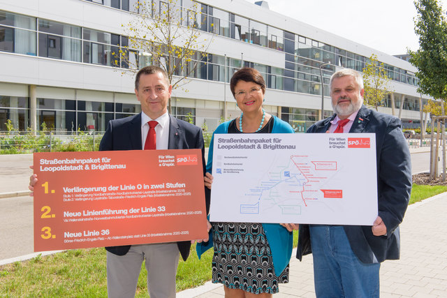 Hannes Derfler (Vorsteher Brigittenau), Vizebürgermeisterin Renate Brauner und Karlheinz Hora (Vorsteher Leopoldstdt) präsentierten ihr Straßenbahnkonzept. | Foto: SP