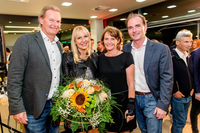 „Harry’s Home Hotel“-Inhaber Harald und Sonja Ultsch mit den Bauträgern Sandra und Peter Pletschacher (v. li. n. re.) | Foto: Harry's Home/Rupp