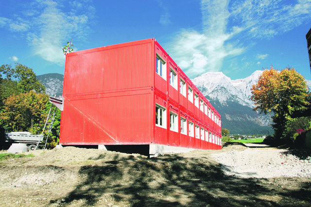 In Sistrans und  Hall sollen Containersiedlungen für Asylwerber entstehen.