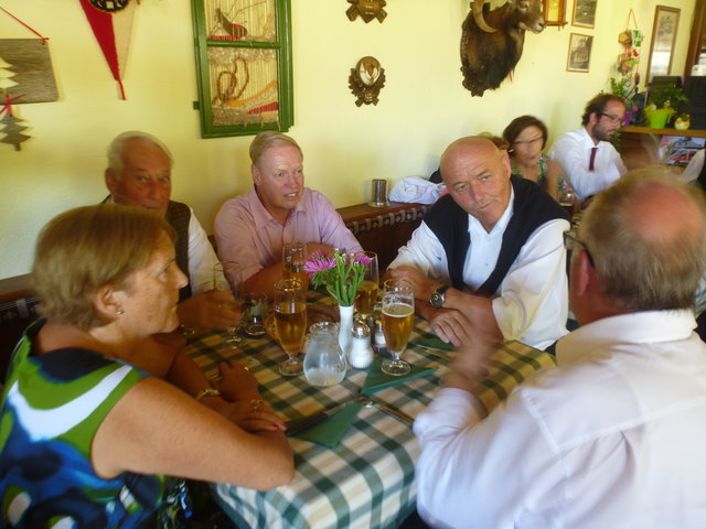 Frau Dr. Ludwig, Leser Ferdi, Dir. Heinz Diessner, Dr. Ludwig