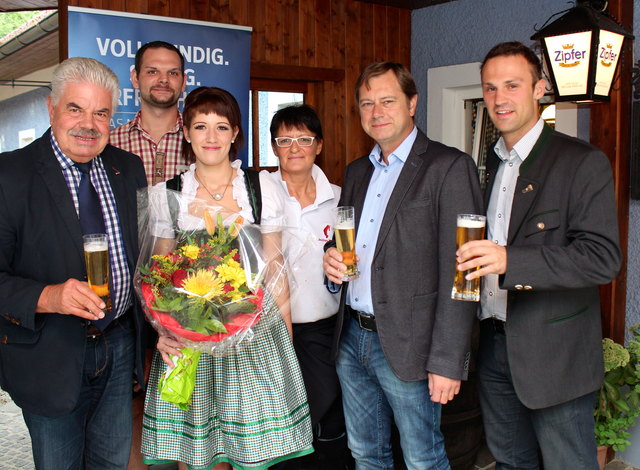 Manfred Spiesperger, Sophie-Marie Reiter, dahinter Lebensgefährte Florian, Monika Reiter, Josef Bauer u. Stefan Baumgartner. | Foto: Schmidberger