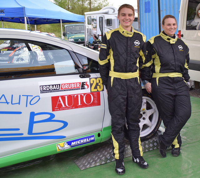 Der gerade mal 18-jährige Rallye Fahrer Christoph Lieb aus Brodingberg mit Kollegin Cathy Lieb. | Foto: Rieger