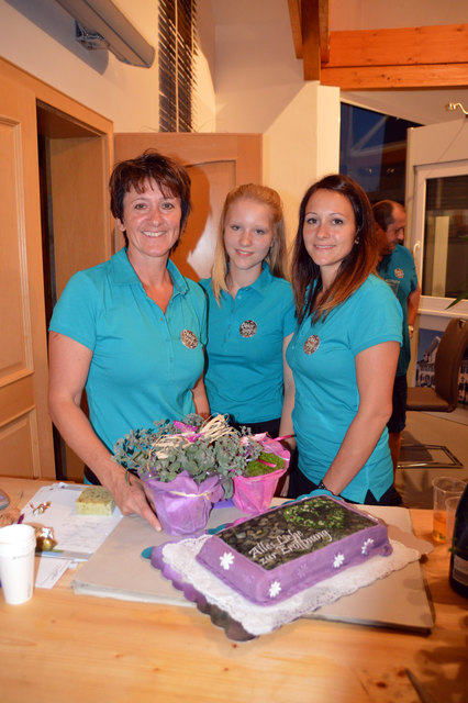 Doris Hager und ihre Töchter Julia und Jacqueline begrüßten die Eröffnungsgäste.