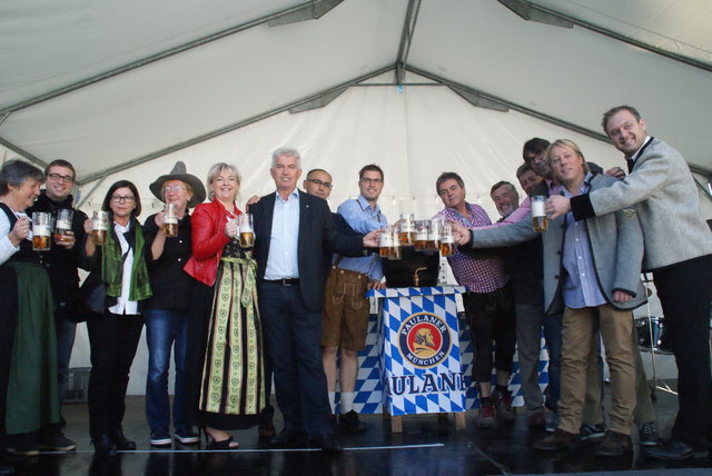 Der offizielle Bieranstich wird wieder am Vorplatz des Inntalcenter Telfs vorgenommen.