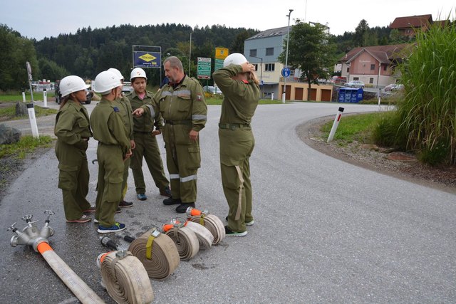 Die Jungflorianijünger der FF Styeregg rüsten sich für die Bewerbe. | Foto: FF Steyeregg