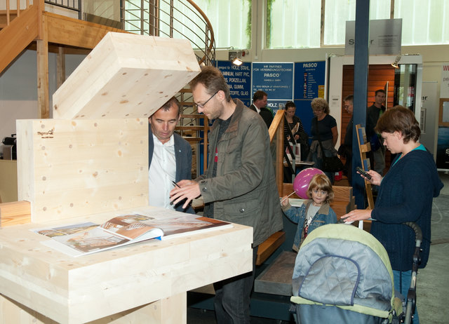 Auf der Messe "Bau & Energie" in Wieselburg können "Häuslbauer" bei kompetenten Beratern wertvolle Informationen einholen. | Foto: Messe Wieselburg