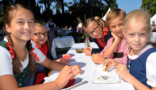 Die Koch-Cousins und -Cousinen Gloria, Elena, Lara, Leonhard und Annika