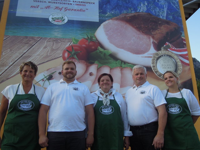 Das Team des neuen Ebenseer Nahversorgers.