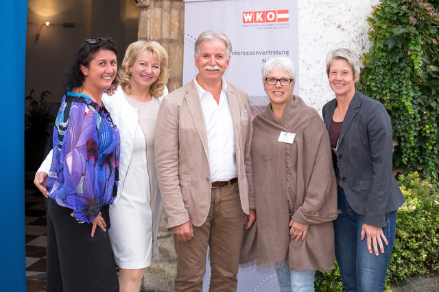 Nicole M. Mayer, Gabriele Stuck, Reinfried Bein, Margit Wernisch, Katja Fuchs (li.) | Foto: KK/Irrasch