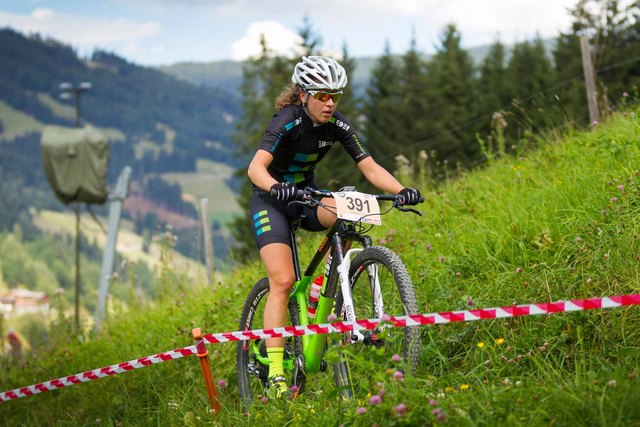 Viktoria Zeller stellte sich den 2900 Höhenmeter auf dem Rad. | Foto: Foto: privat