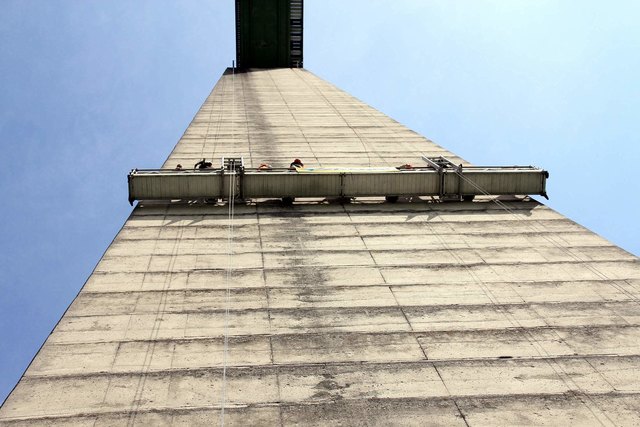 Die vier 90 Meter hohen Pfeiler sollen erhalten bleiben | Foto: Bundesheer