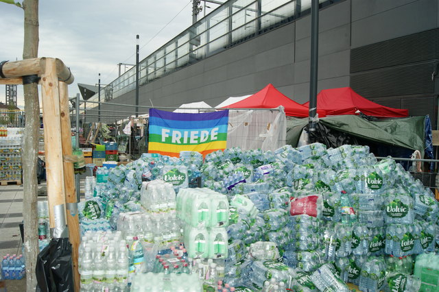 Spenden für das Flüchtlingscamp