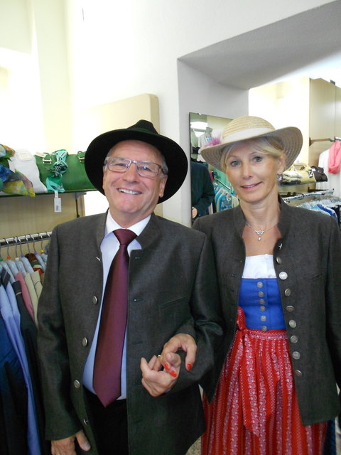 Das Trachtenpärchen Johann Mayerhofer und Christa Wallner