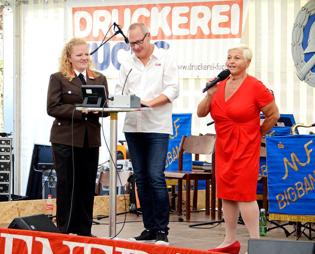 Nicole Meindl, Moderator Thomas Schwarmann und Jazz Gitti