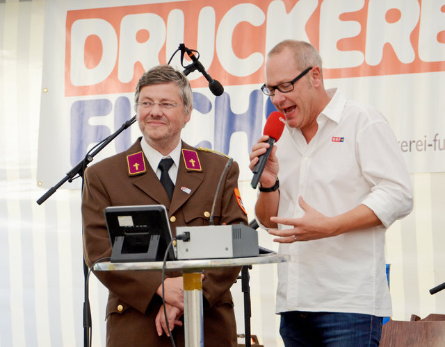 Stadtpfarrer Stefan Kollen und Moderator Thomas Schwazmann