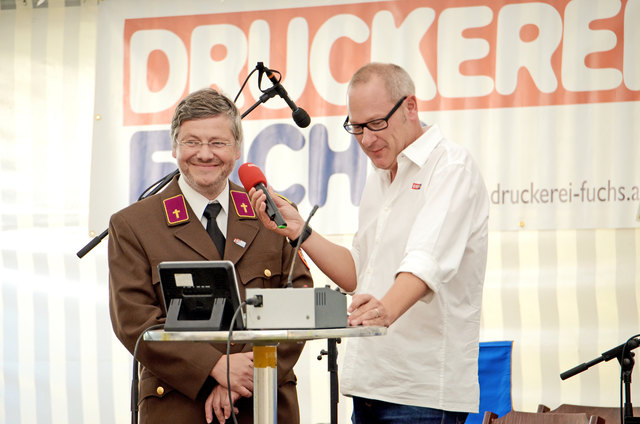 Stadtpfarrer Stefan Kollen und Moderator Thomas Schwazmann