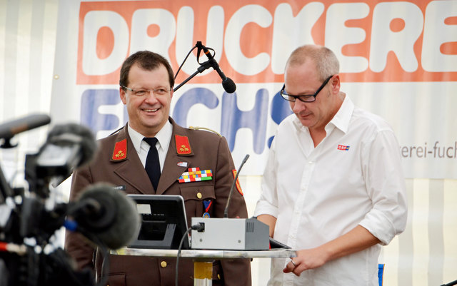 Der Korneuburger Feuerwehrkommandant Martin Schuster und Moderator Thomas Schwarzmann
