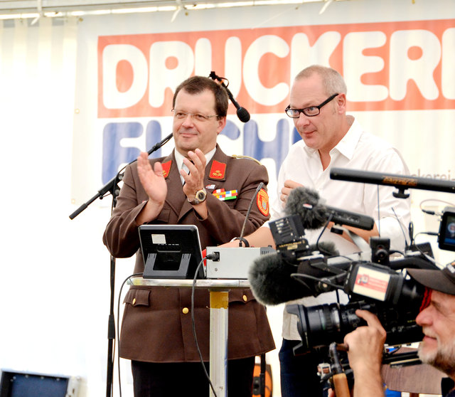 Der Korneuburger Feuerwehrkommandant Martin Schuster und Moderator Thomas Schwarzmann