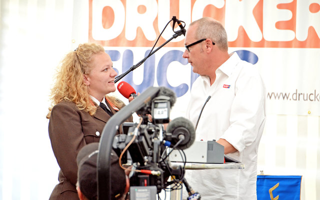 Nicole Meindl und Moderator Thomas Schwarzmann