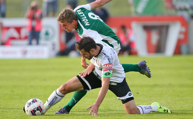 Unter Druck: Josip Tadic (vorne) und der SK Sturm wollen gegen die Wiener Austria aber wieder aufstehen. | Foto: GEPA