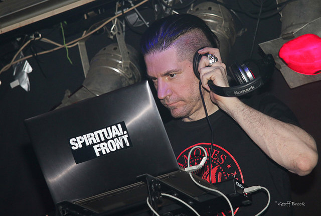Mit den "Welcome To The Jungle"-Partys unterstützt der Simmeringer Werner Nowak aka DJ Eraserhead Tierschutzorganisationen. | Foto: Geoff Brook