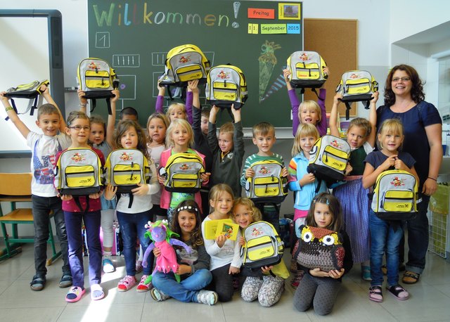 Die Schüler der 1.Klasse mit ihrer Lehrerin Schulleiterin Frau Sonja Kreuzinger | Foto: VS Absdorf