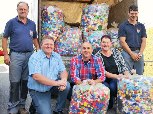 Johann Lobnig, Franz Kasperl, StR Gerald Grebenjak, Aloisia Kasperl, Rene Haberl (vo li) | Foto: KK