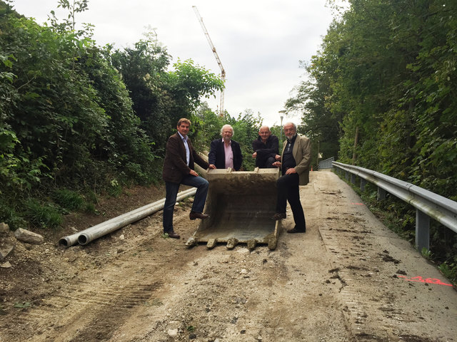 Eine gemeinsame Lösung wurde gefunden: v.l. Bürgermeister Werner Krammer, Stadtrat Kurt Hraby, Stadtrat Martin Rosenender, Stadtrat Alfred Beyer. | Foto: Magistrat