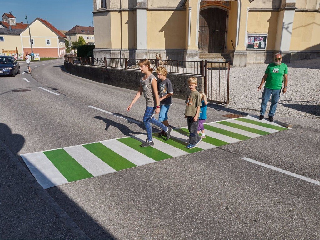 Weiss Gruner Zebrastreifen Soll Junge Pollhamer Besser Schutzen