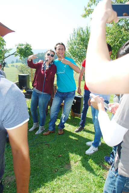 Viele Flüchtlinge wollten sich mit der Lavanttaler Musikerin und Sängerin Kathrin Weinberger auf einem Foto verewigen lassen