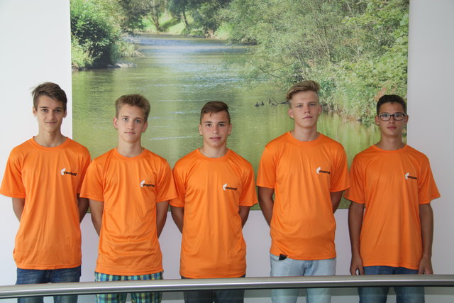 Diese fünf jungen Männer  Dennis Holzbauer, Florian Klösch, Markus Resch, Julian Bainschab und Georg Jöbstl begannen im September eine Lehre bei "Mondi" in Frantschach | Foto: KK